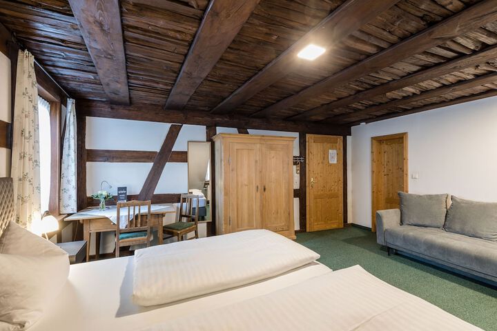 Room 15 of 38