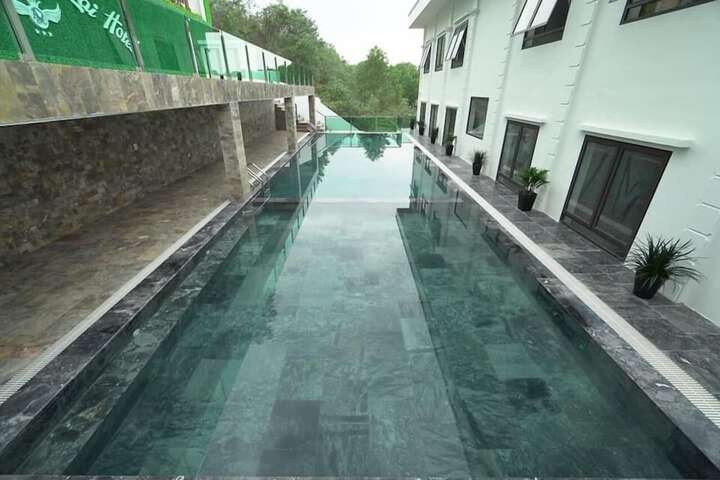 Pool 30 of 48