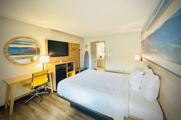 2 Queen Beds (9 of 17)