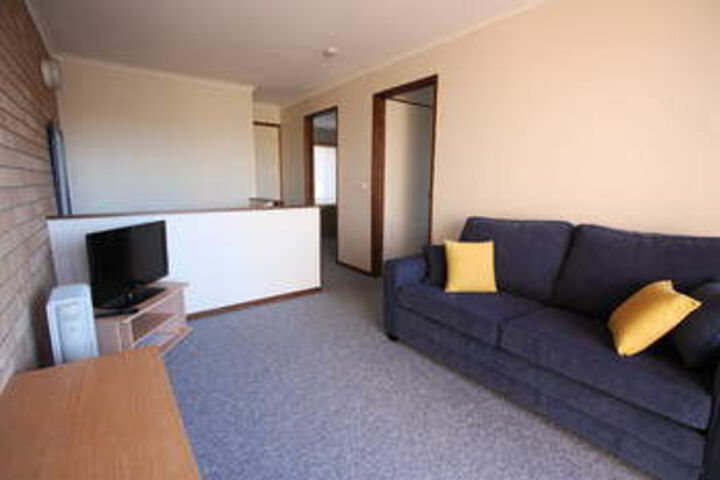 Room 16 of 19