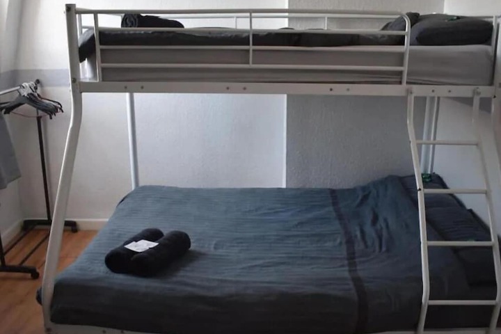 Room 16 of 34