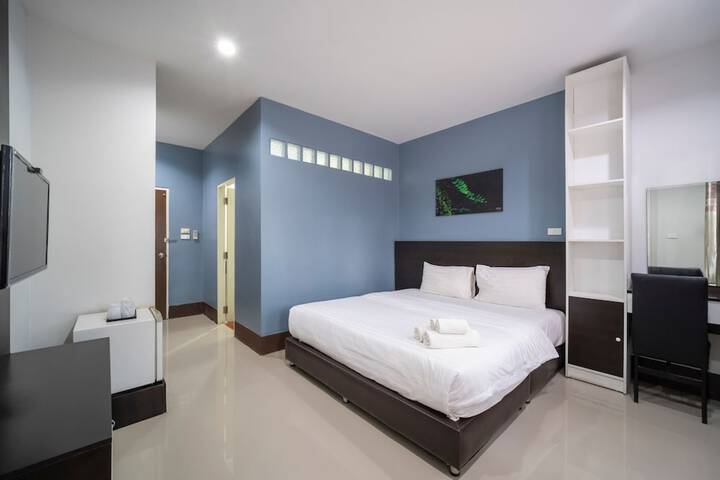 Room 9 of 15