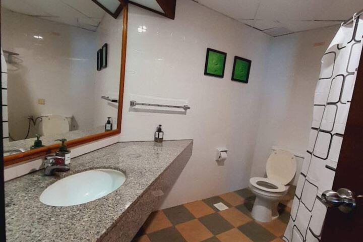 Room 451 of 650