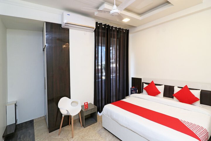 Room 5 of 6