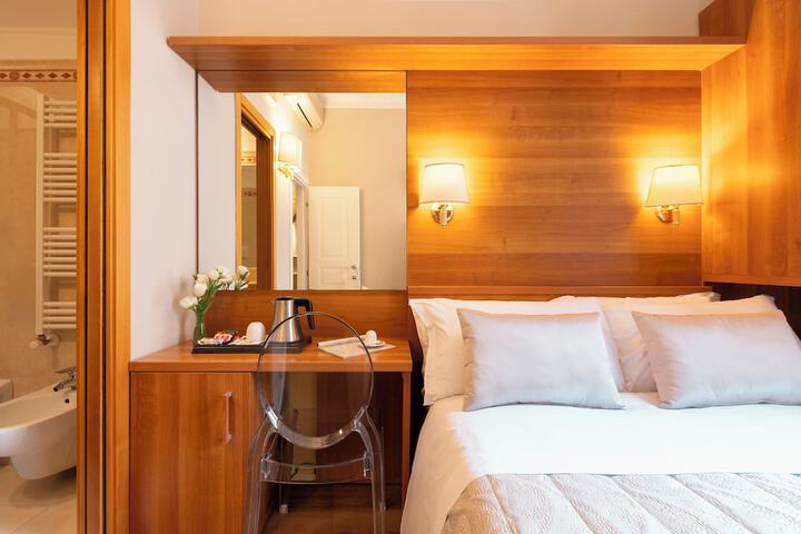 Room 6 of 21