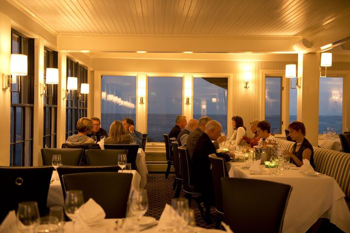 Dining 27 of 39