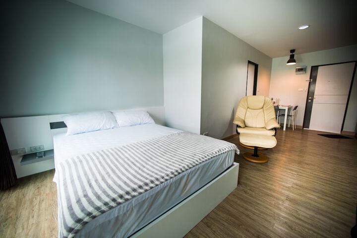 Room 8 of 36