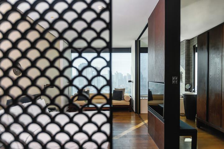Room 53 of 141