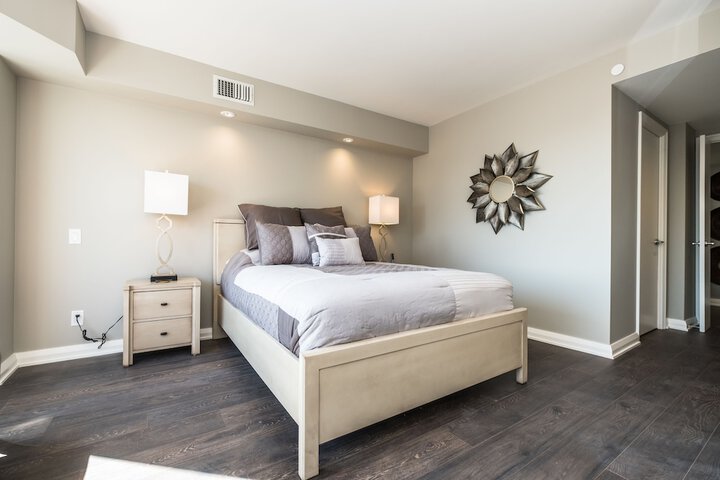 Room 3 of 73