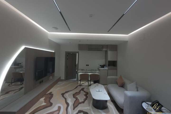 Room 8 of 11