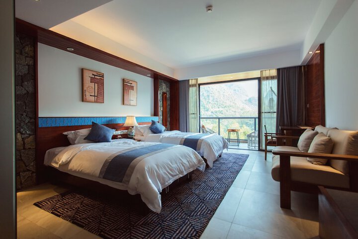 Room 44 of 111