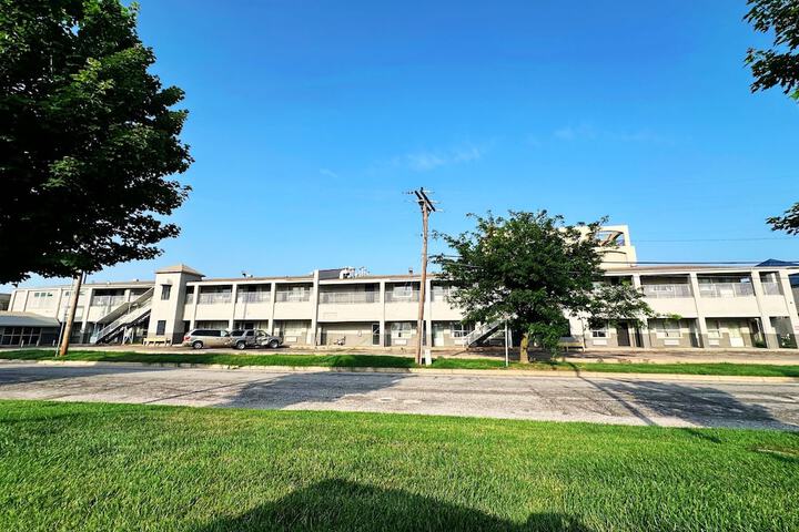 Image of Blue Way Inn & Suites Wichita East