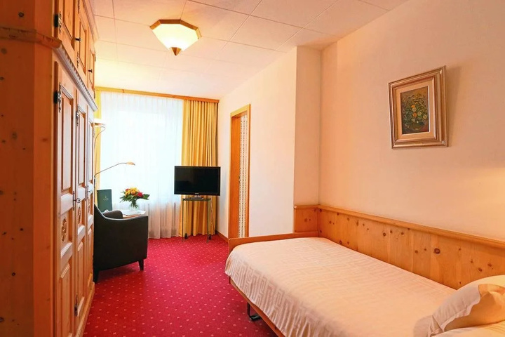 Room 3 of 14