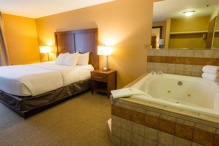 Private spa tub