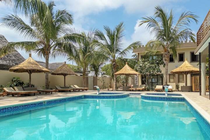 Pool 79 of 107