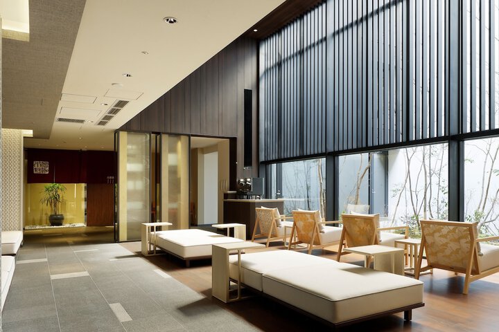 Entrance & Lobby