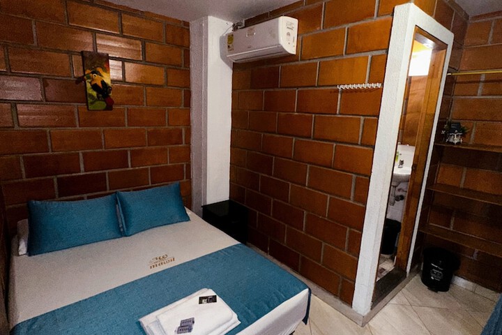 Room 13 of 50