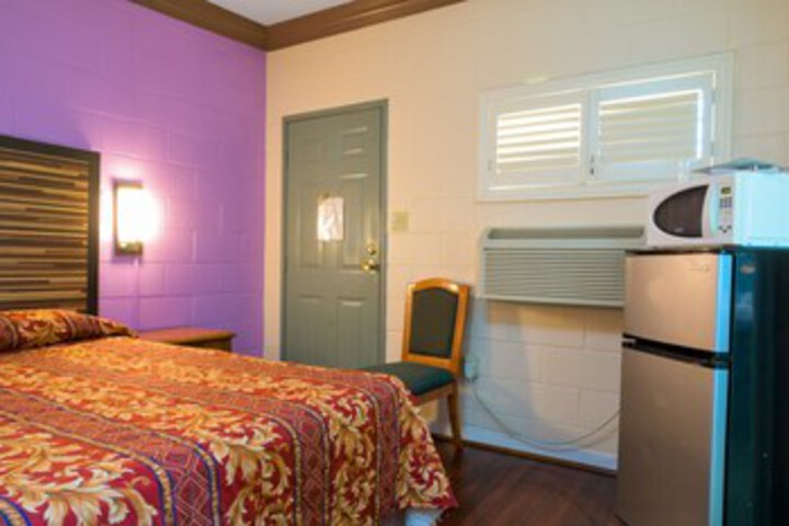 Room 33 of 43