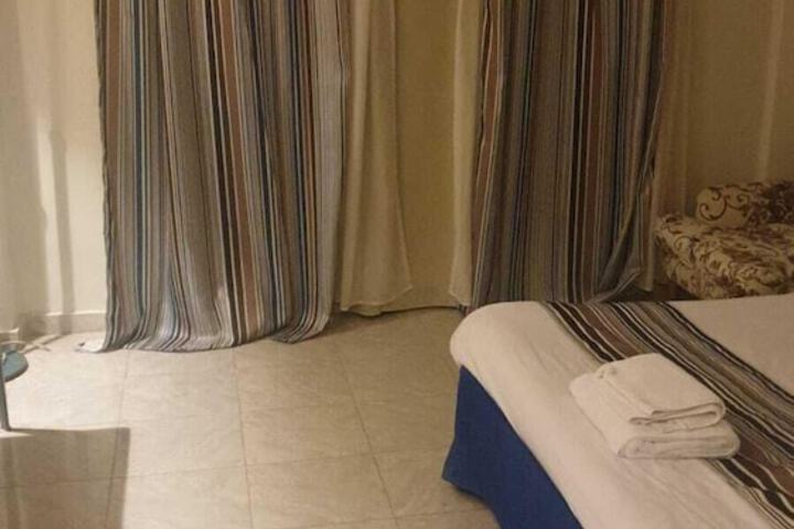 Room 16 of 38