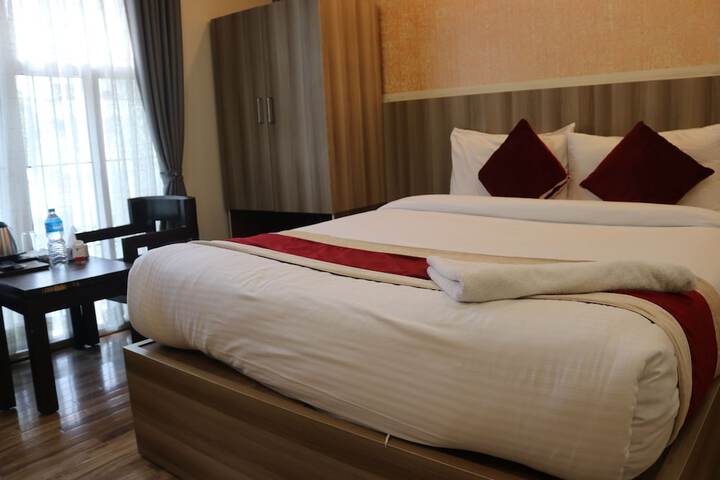Room 4 of 27