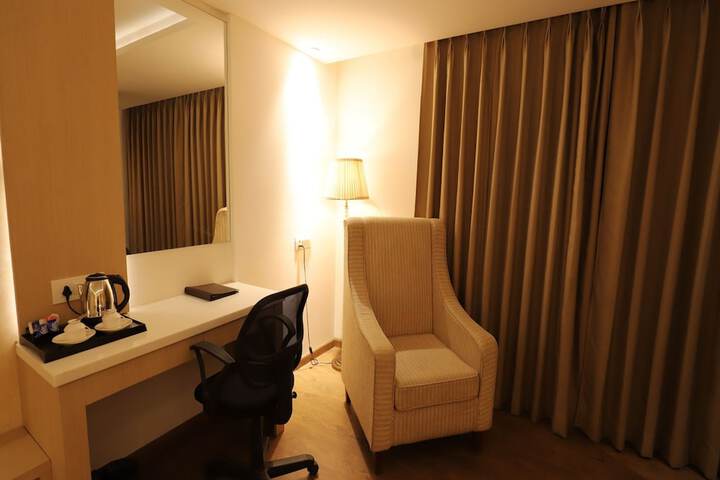Room 37 of 70