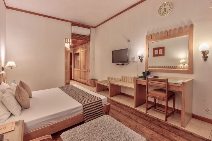 Room 28 of 158