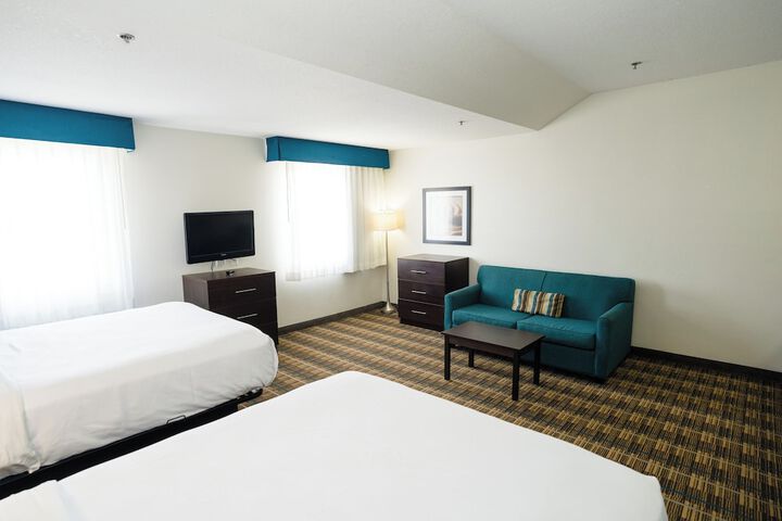 1 Queen Bed Suite (10 of 36)