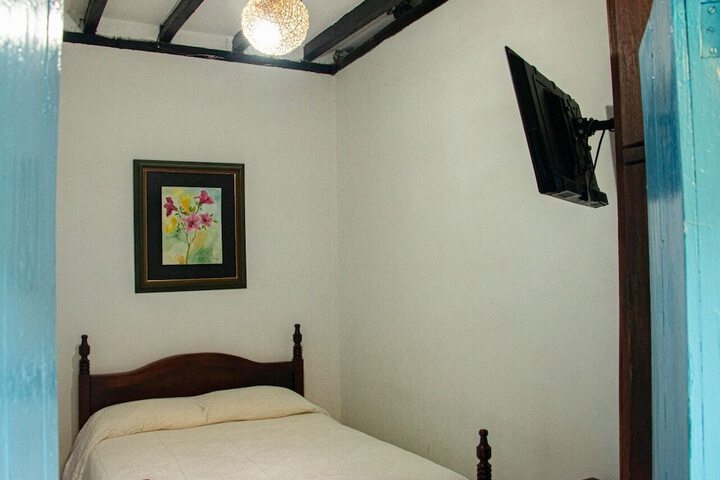 Room 2 of 33