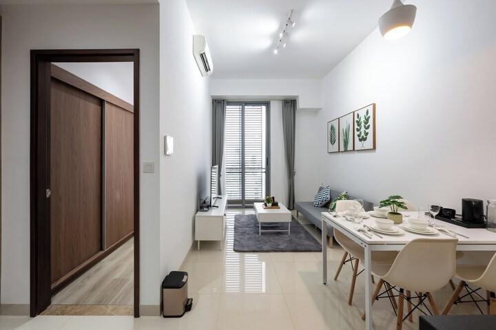 Room 32 of 60