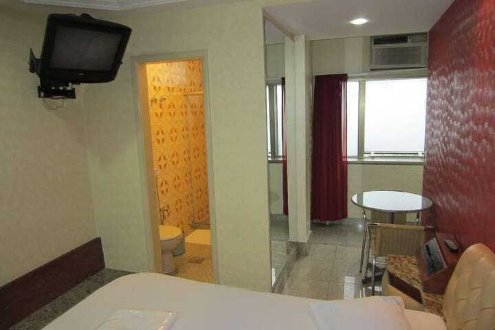Room 7 of 43