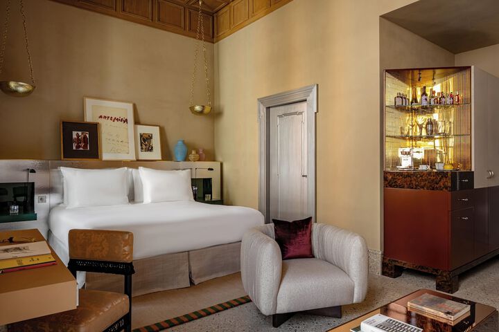 Room 22 of 45