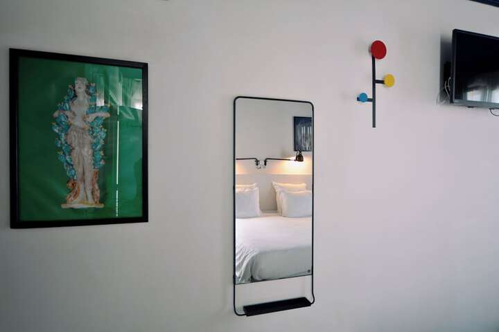 Room 52 of 109