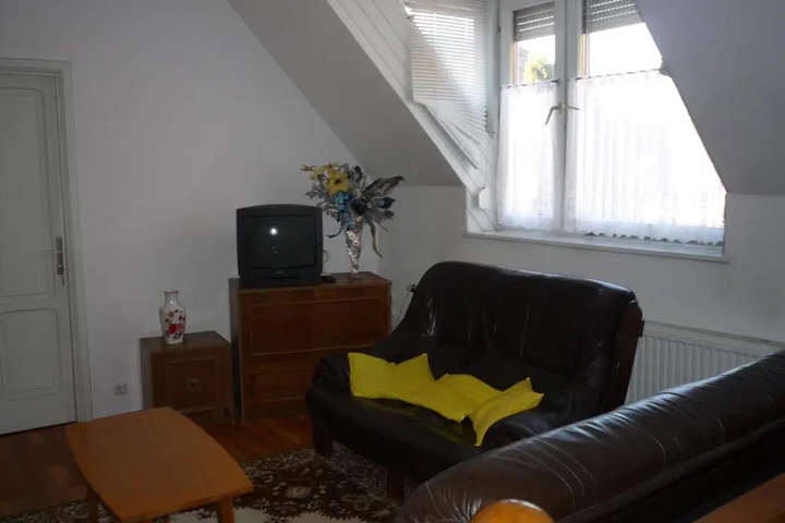 Room 2 of 11