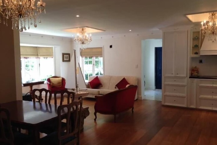 Room 14 of 28