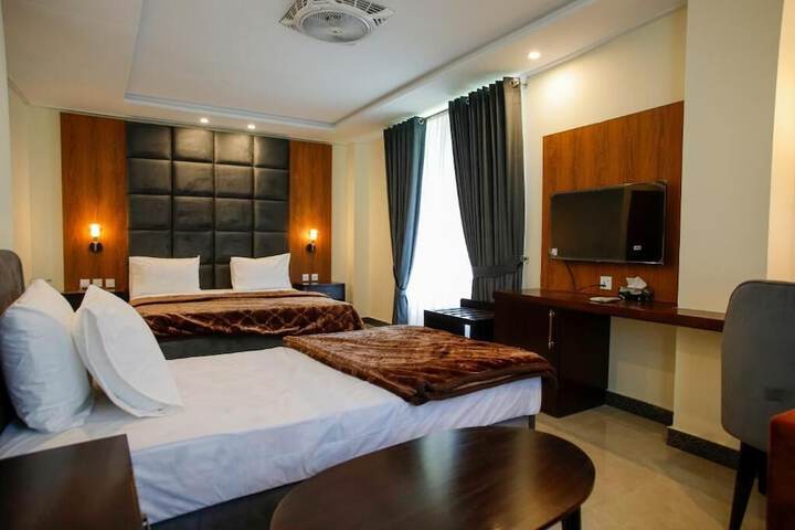 Room 4 of 13