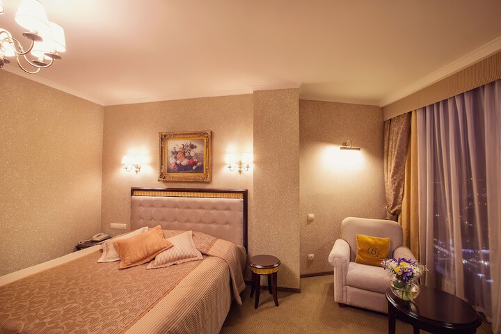 Room 15 of 42