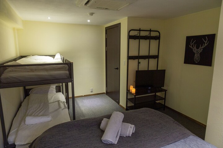 Room 25 of 48