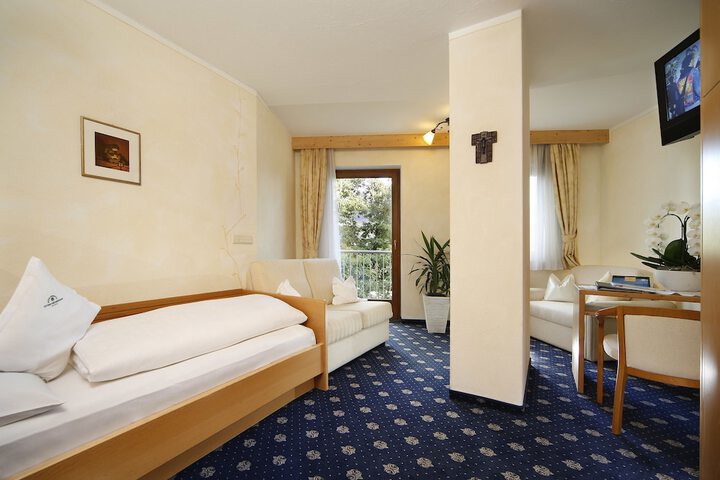 Room 4 of 88