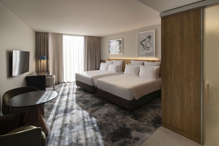 Room 14 of 36