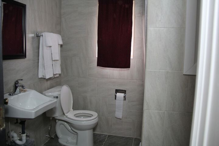 2 Double Beds (10 of 12)