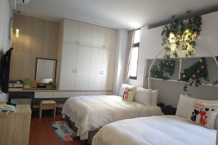 Room 17 of 44