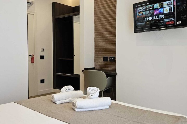 Room 2 of 38