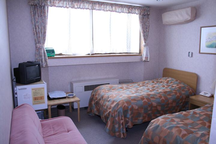 Room 4 of 23