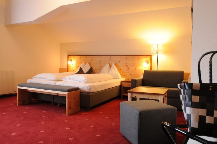 Room 8 of 73