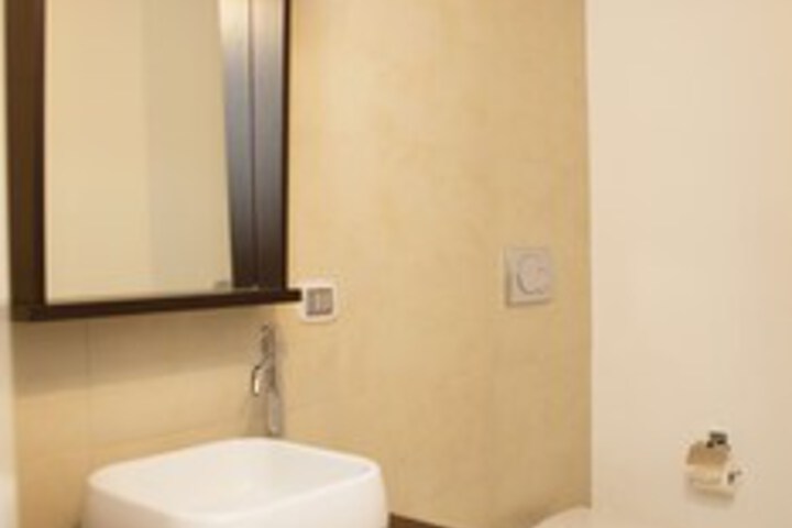 Room 6 of 25