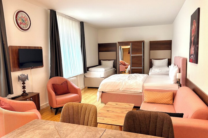 Room 44 of 75