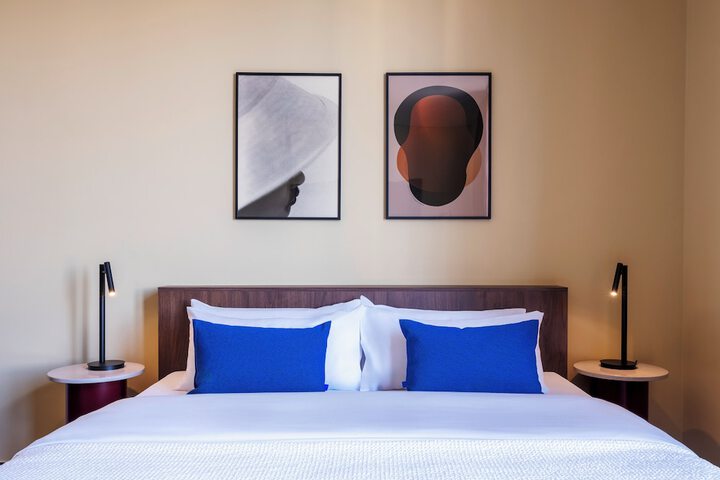 Room 14 of 32