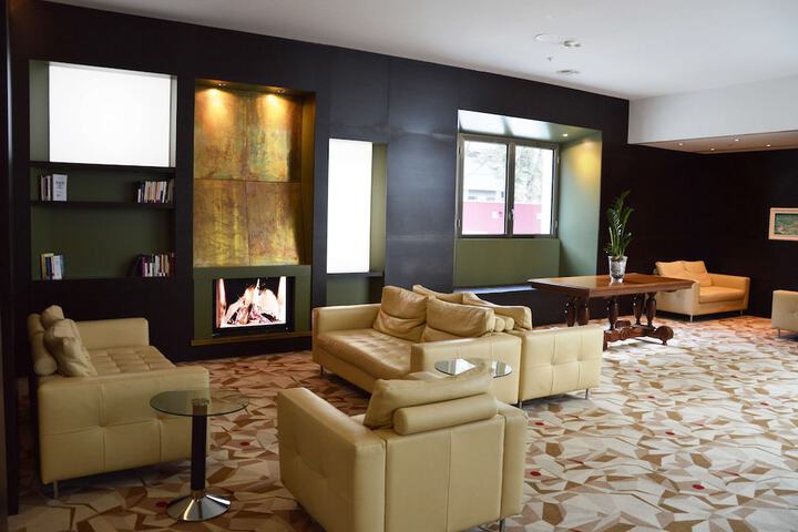 Guest Lobby