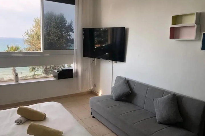 Room 3 of 18