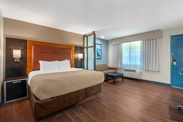Room 44 of 64